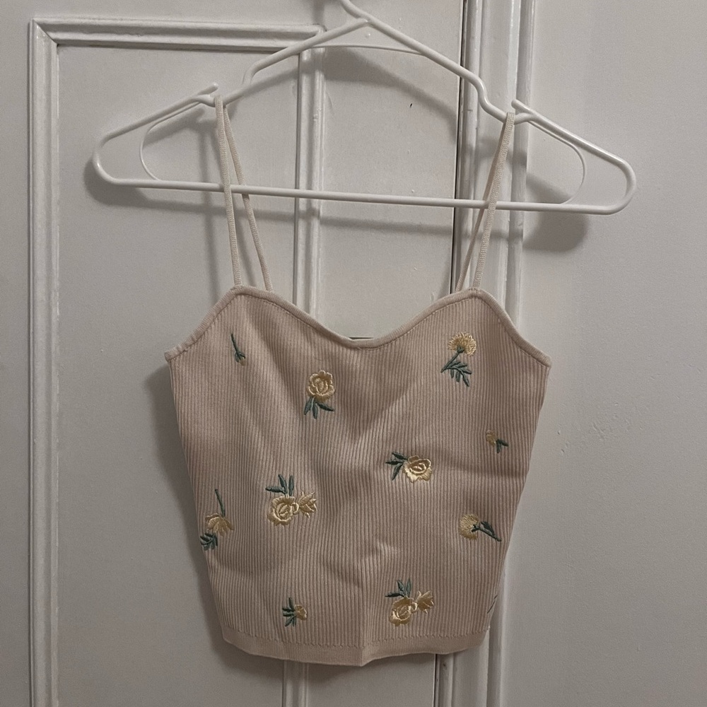 Floral embroidered tank top
